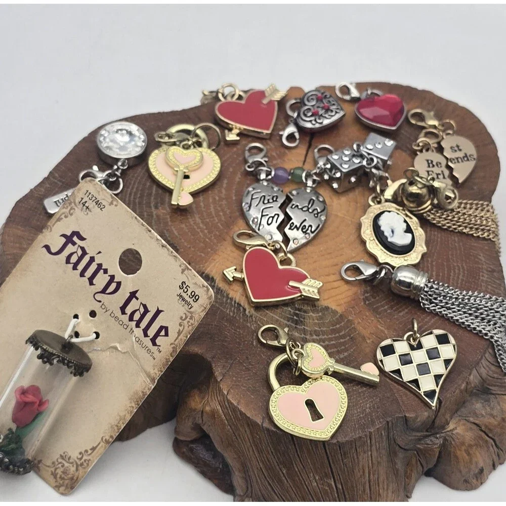 17- Charms Enamel - Hearts Friends Rose